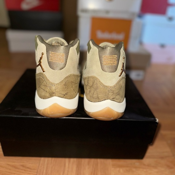WMNS AIR JORDAN 11 RETRO
NEUTRAL OLIVE/MTLC STOUT-SAIL - Picture 4 of 4